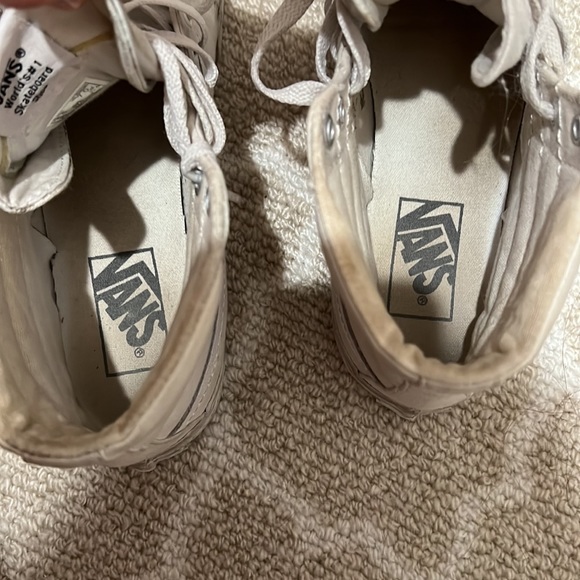 White vans - Picture 3 of 4